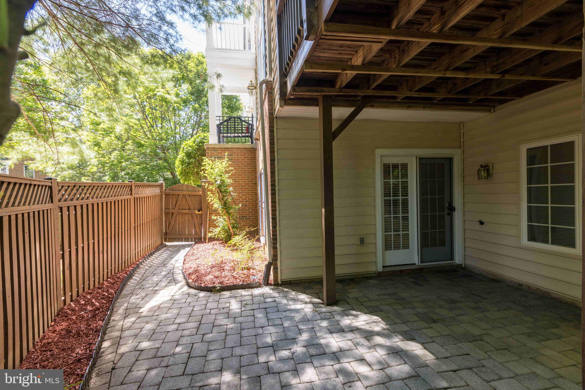 FAIRFAX CENTER LANDBAY - Residential