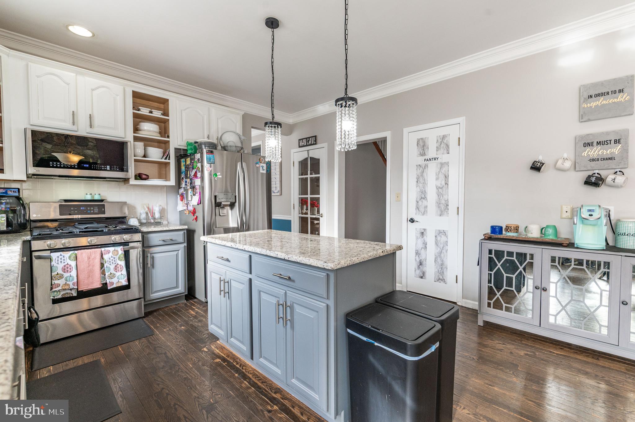 LAFAYETTE ESTATES - Residential