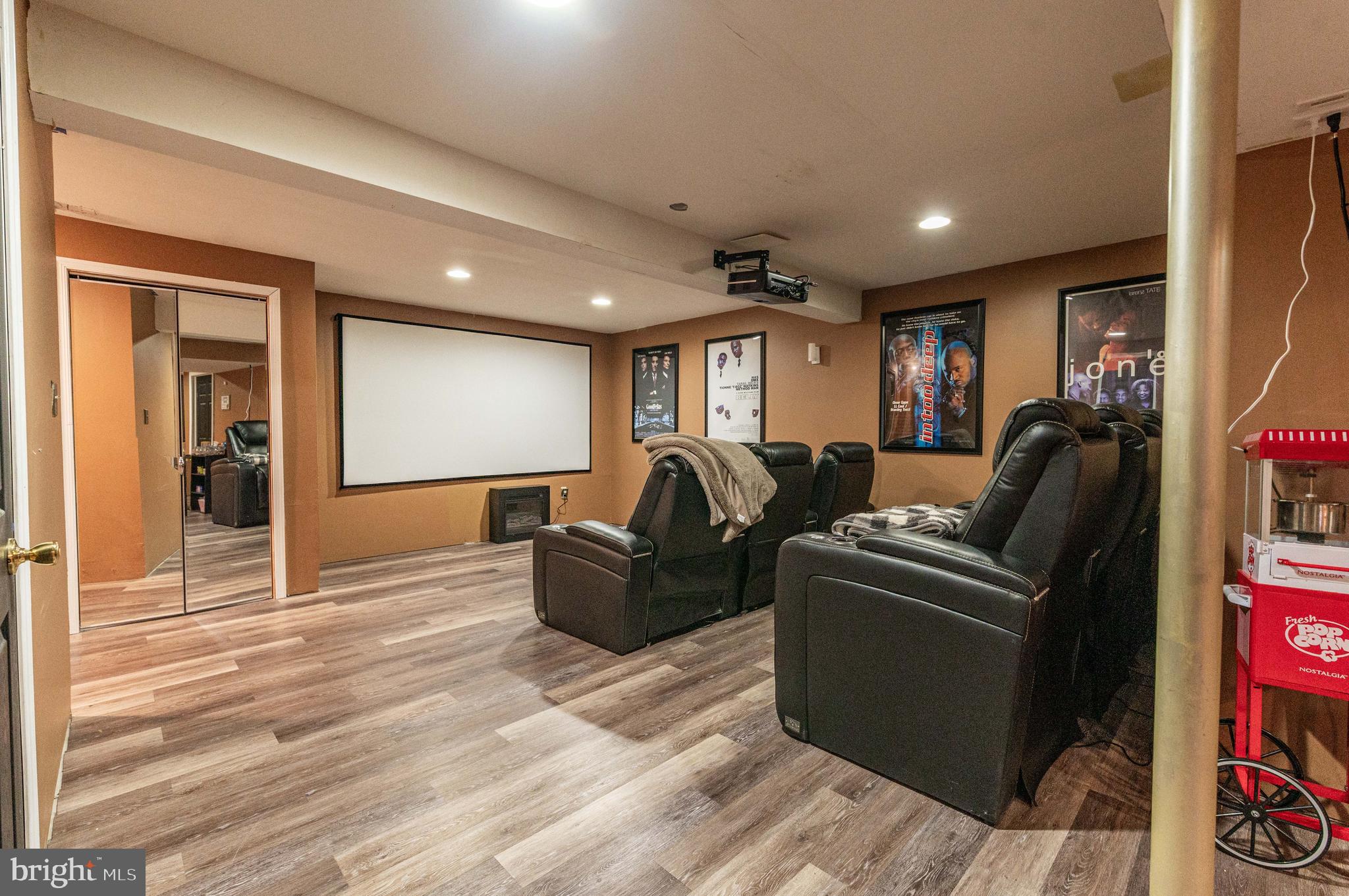 LAFAYETTE ESTATES - Residential