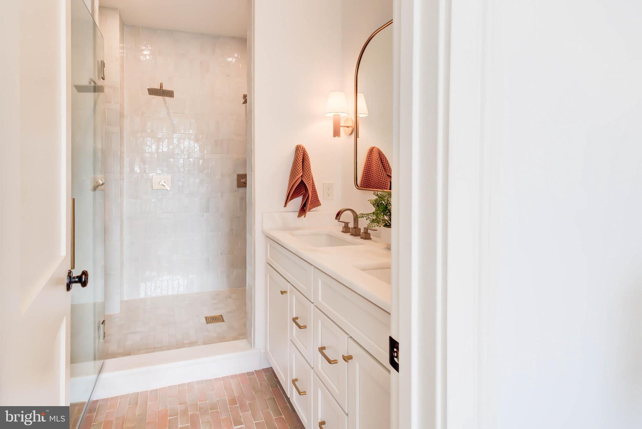 CAPITOL HILL - Residential