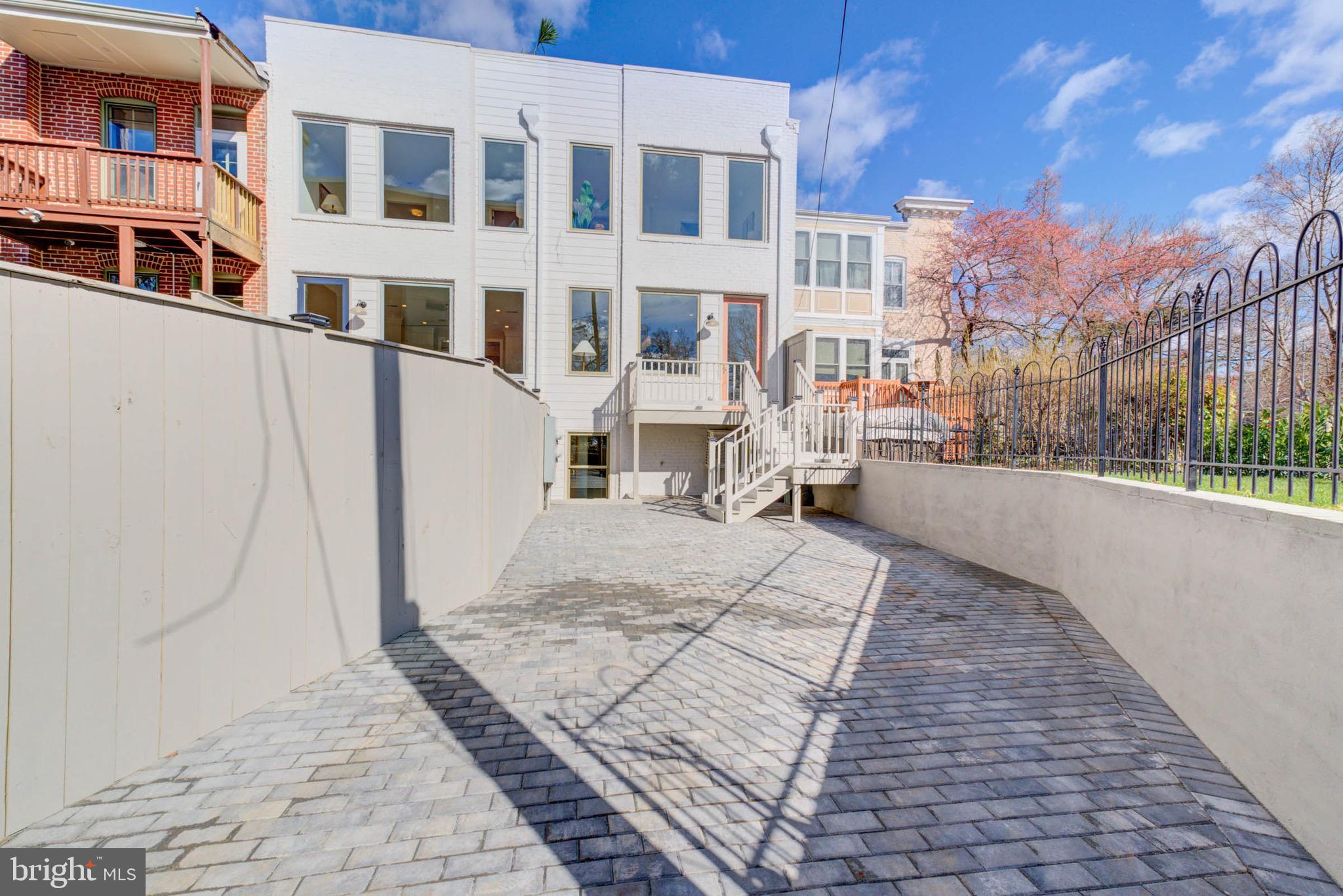CAPITOL HILL - Residential