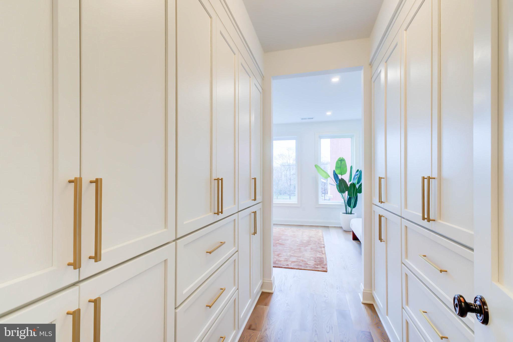 CAPITOL HILL - Residential