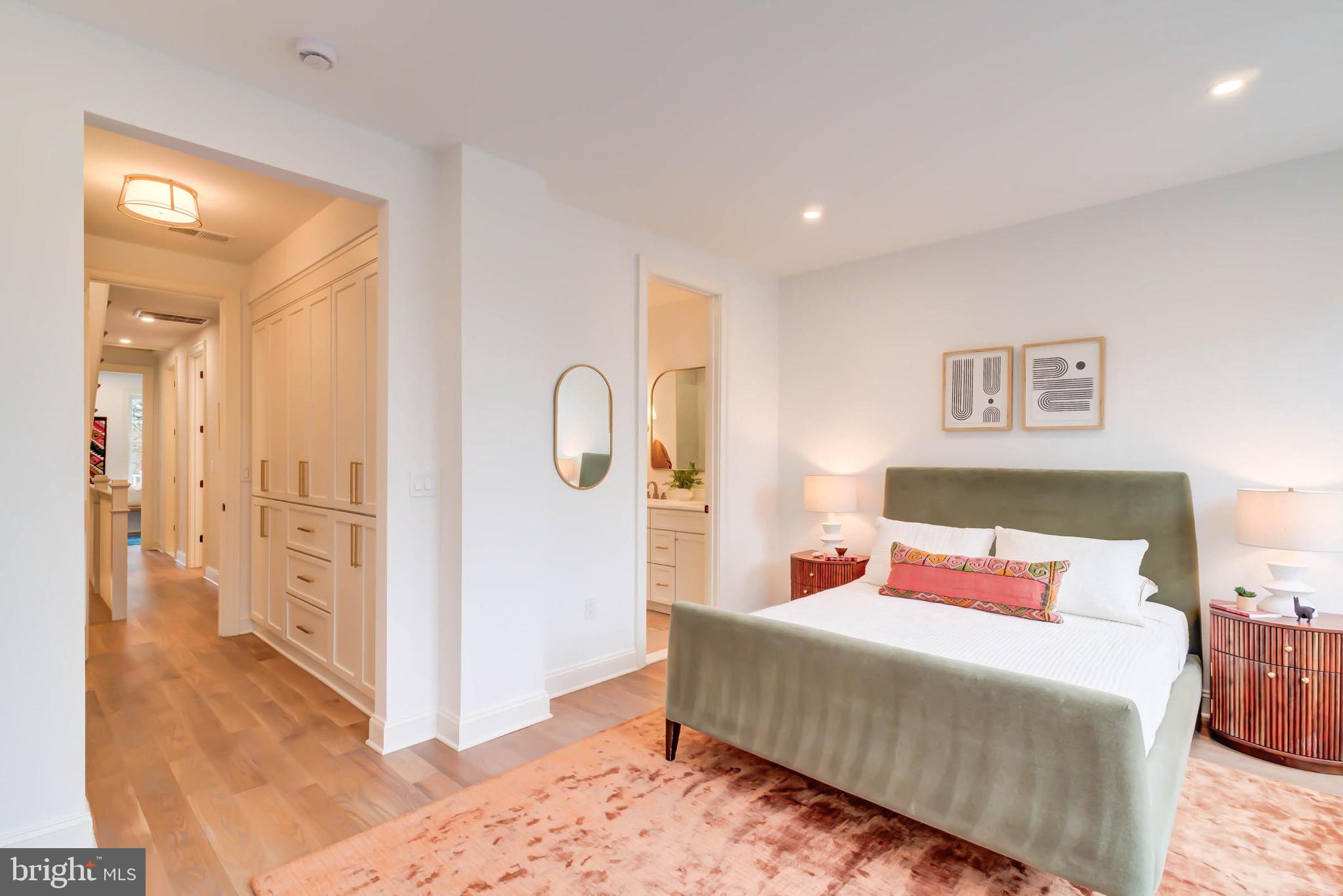 CAPITOL HILL - Residential