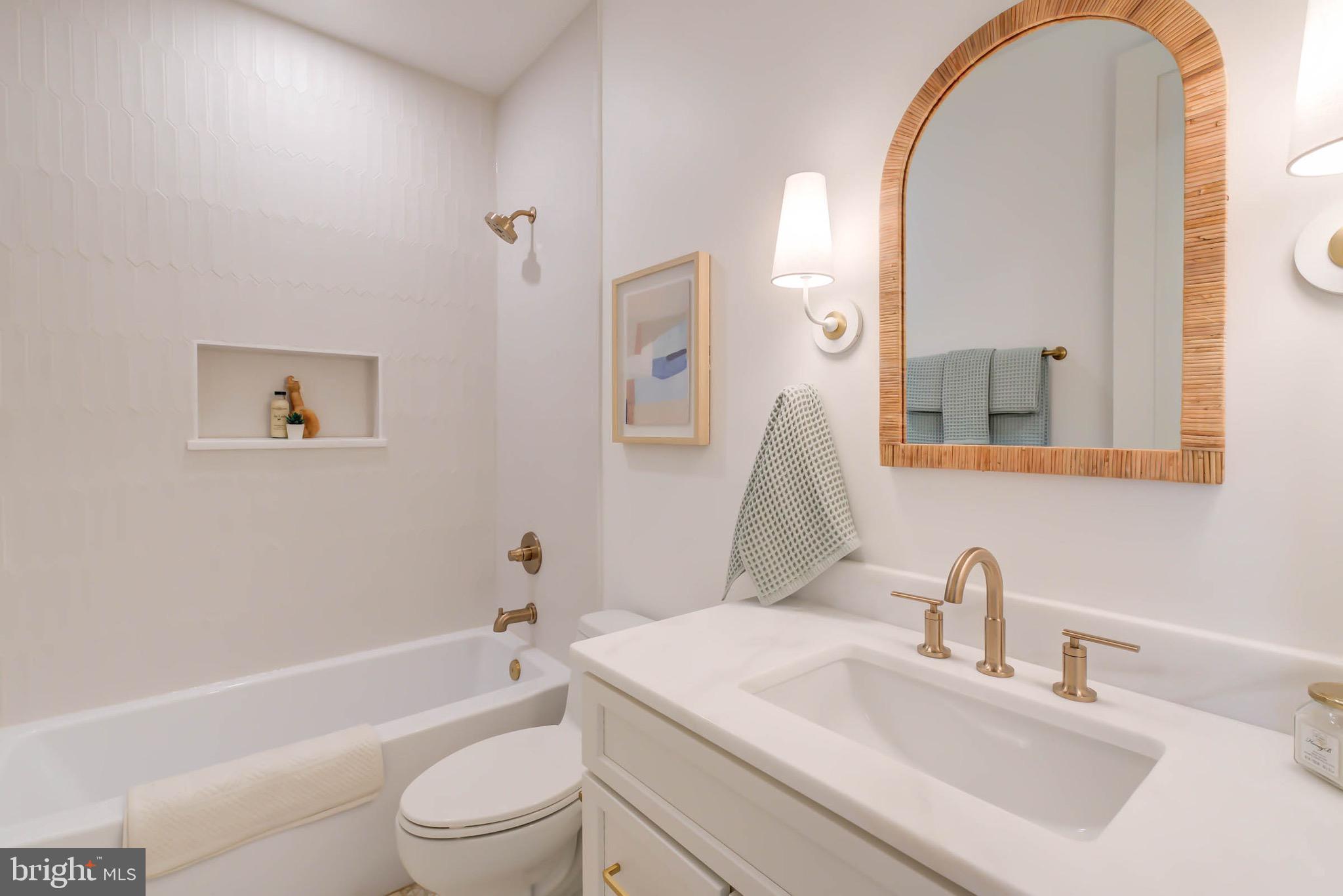CAPITOL HILL - Residential