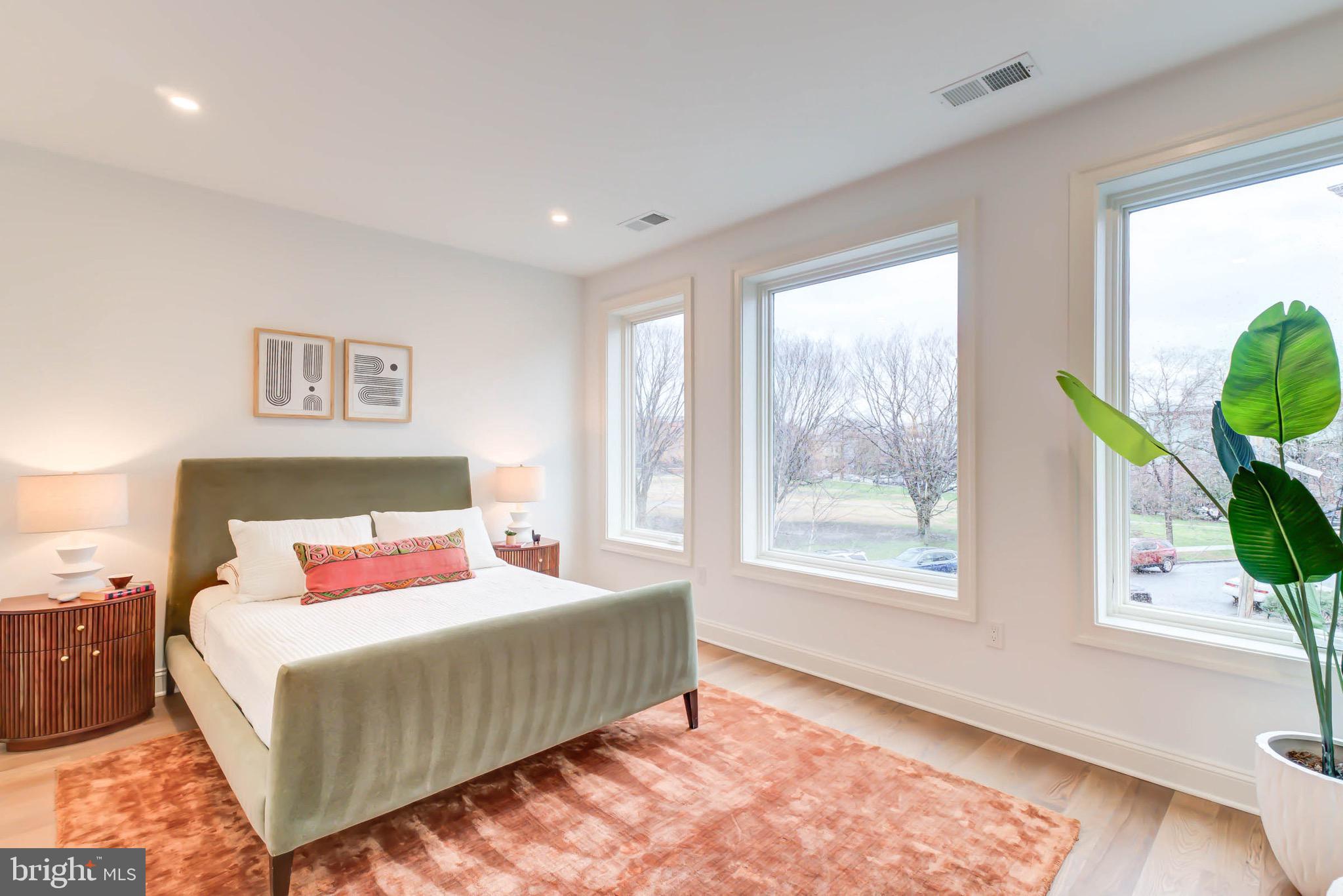CAPITOL HILL - Residential