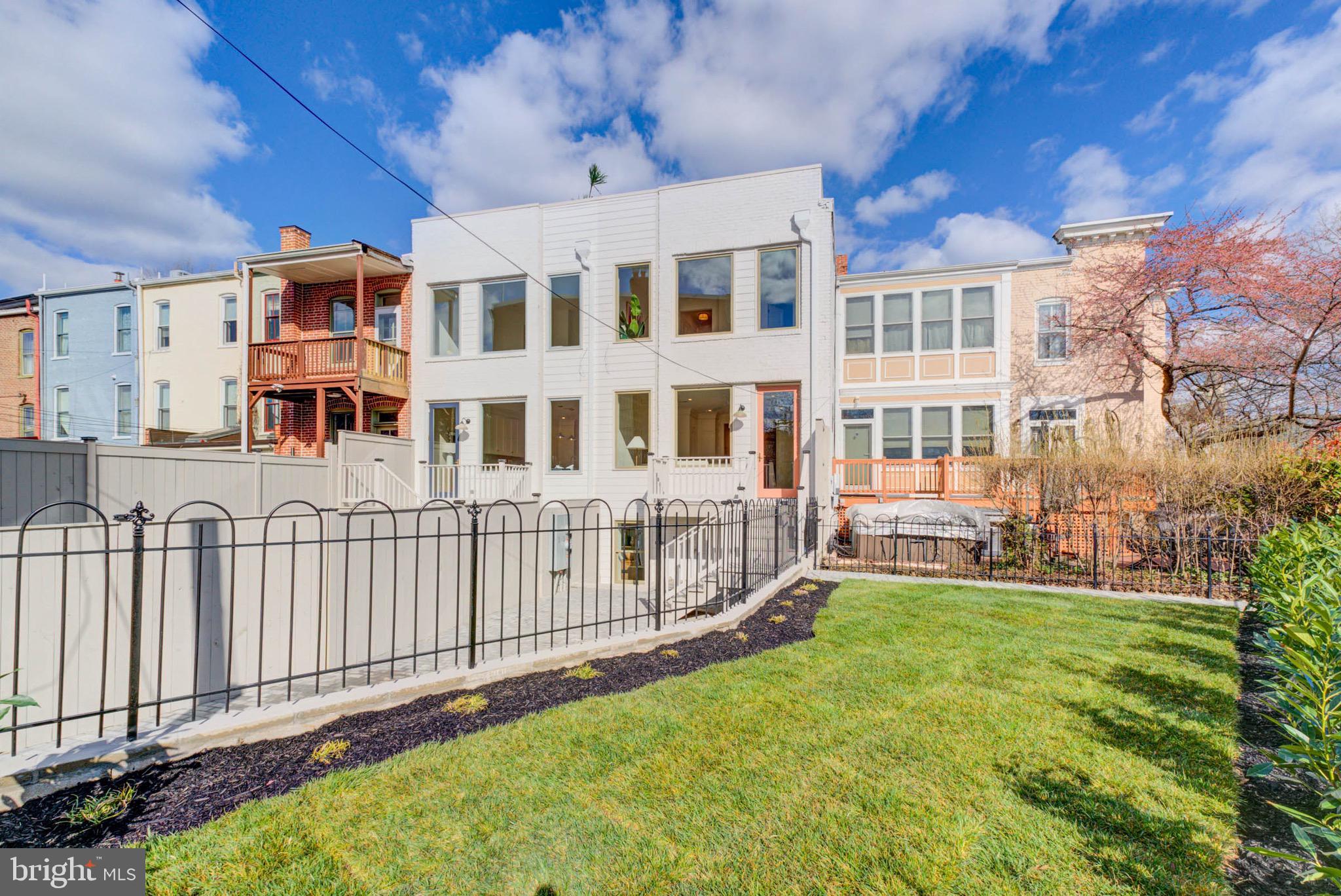 CAPITOL HILL - Residential