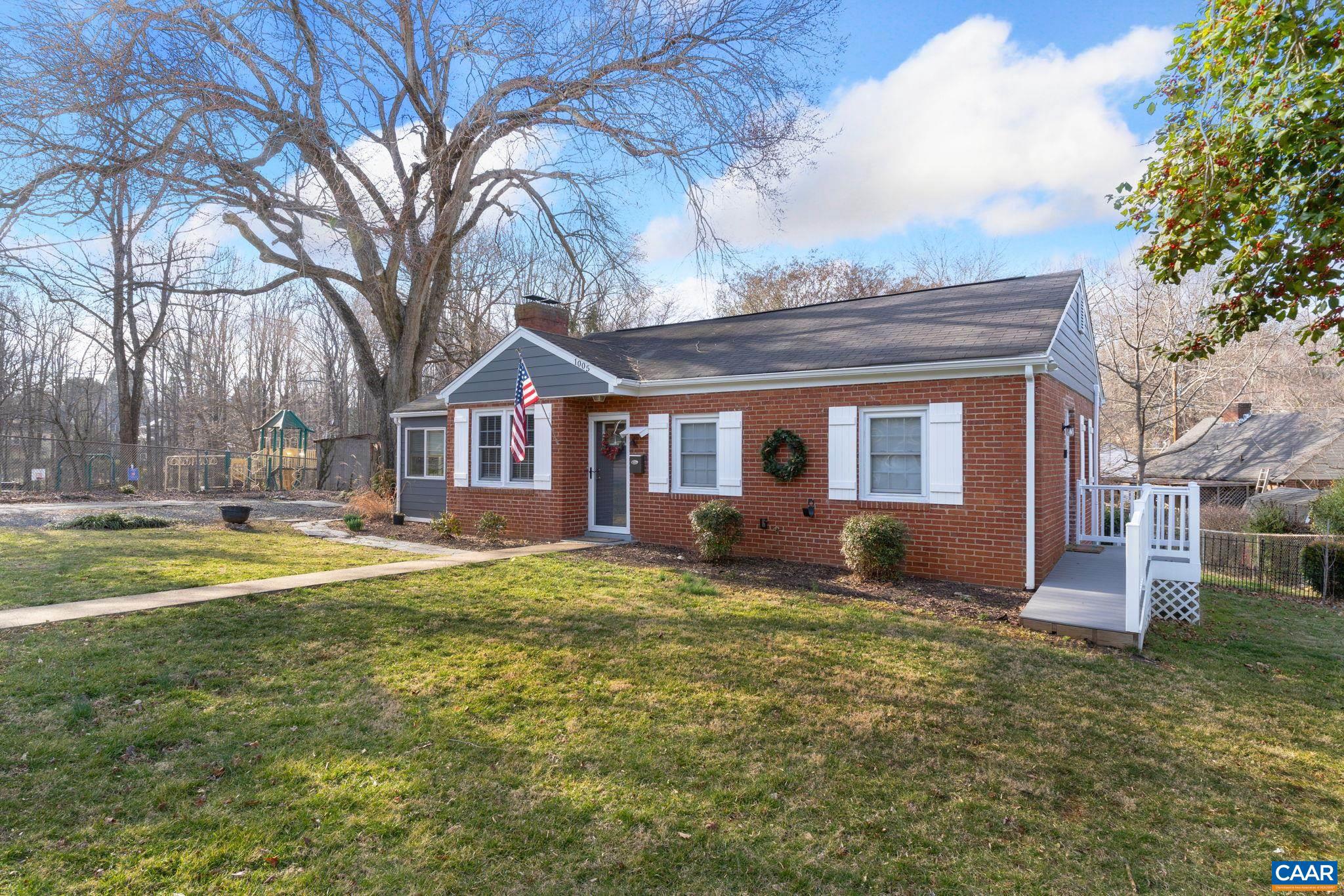 LOCUST GROVE - Residential