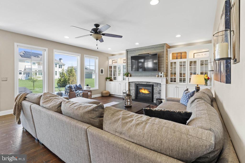 PARKSIDE - Residential