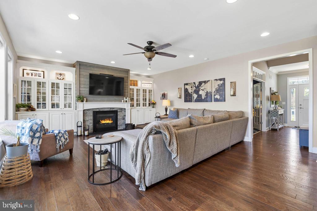 PARKSIDE - Residential