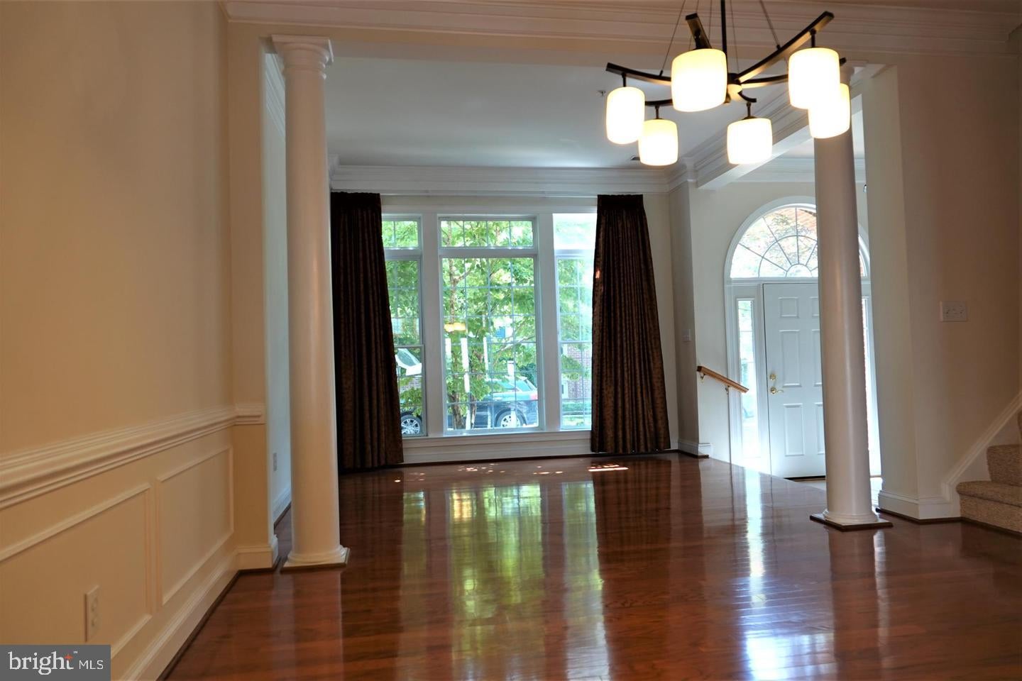 1115 CRESTFIELD DRIVE
