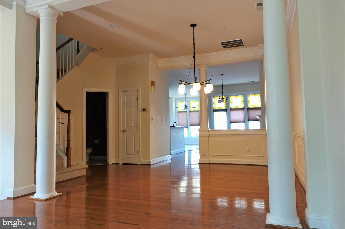 1115 CRESTFIELD DRIVE