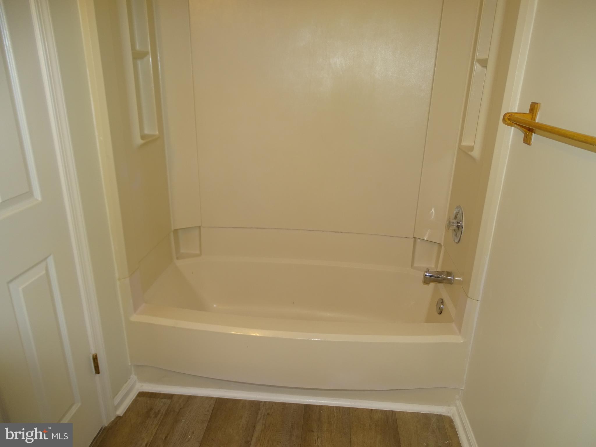 VILLAGE SHIRES - Residential Lease