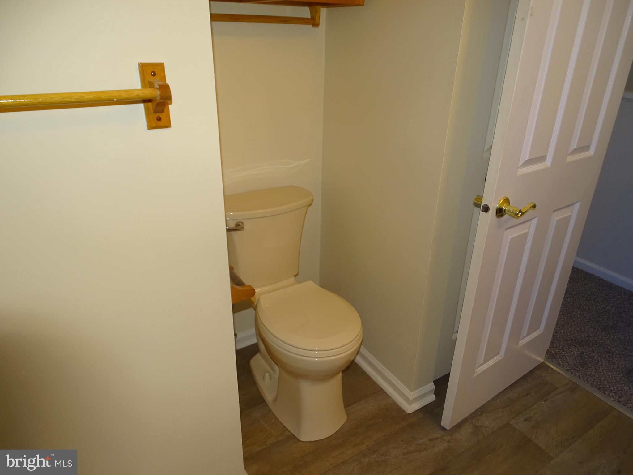 VILLAGE SHIRES - Residential Lease