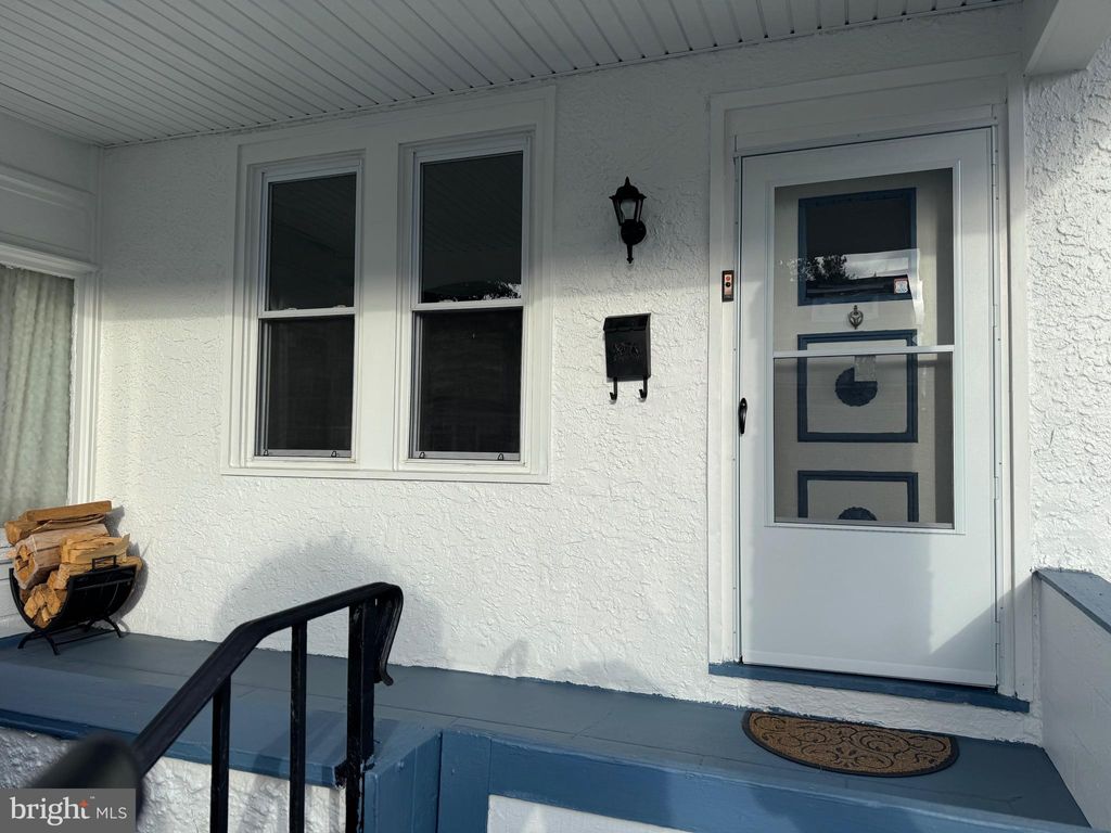 Photo of 417 Laurel Road, LANSDOWNE, PA 19050 (MLS # PADE2105954)