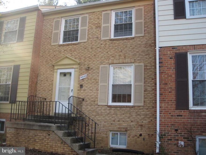 Spacious town home is ready to move in , eat-in kitchen, hardwood floors on main level,  living room has fireplace  & sliders to a deck, freshly painted, new windows, new a/c unit, finished basement has an office,separate laundry room, Fenced backyard, NO FHA/VA / THE COMMUNITY WILL NOT QUALIFY .Cash or CONVENTIONAL ( 25% DOWN.)  (owner financing available.) Lead free certificate  is available.