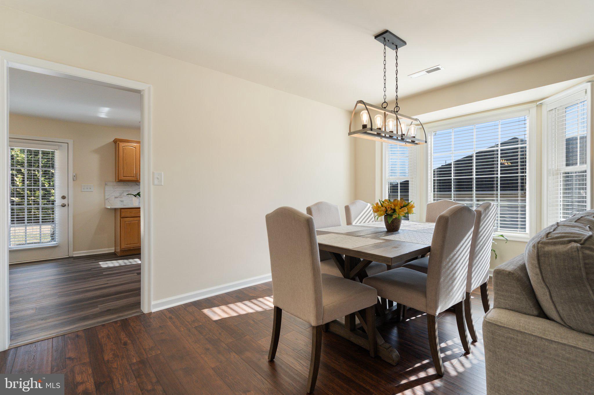 KINGS MANOR - Residential