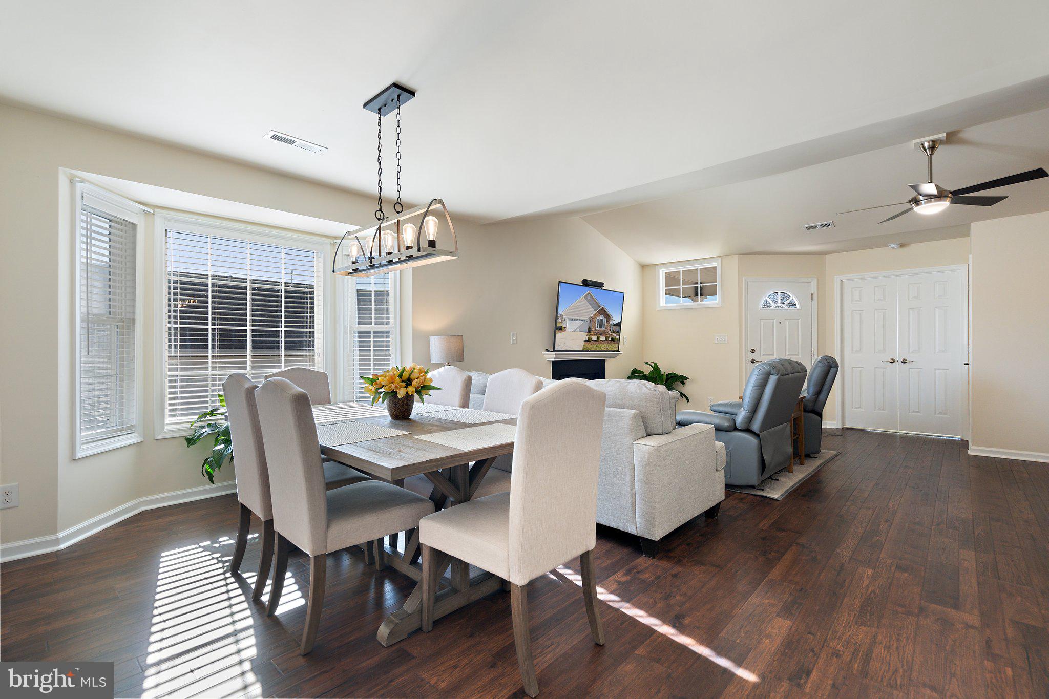 KINGS MANOR - Residential