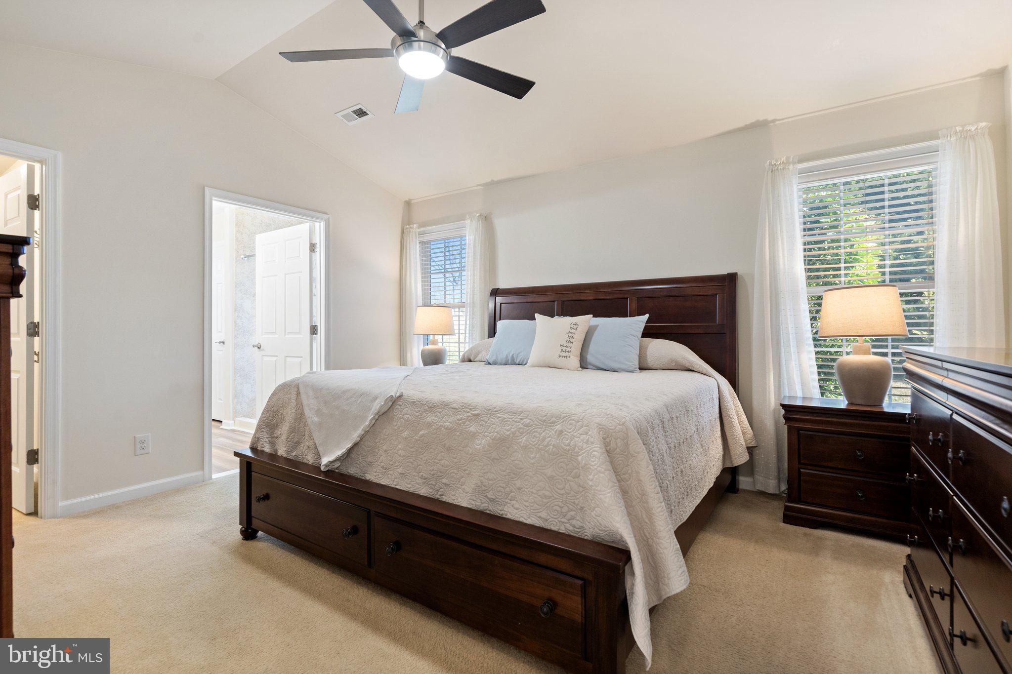 KINGS MANOR - Residential
