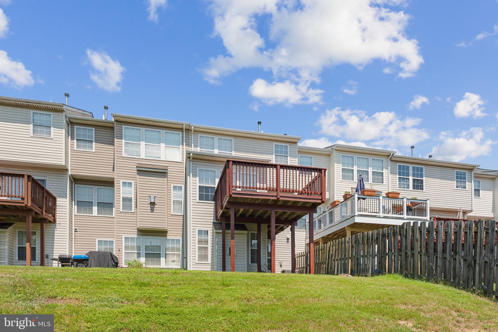 RIVERSIDE SOUTH - Residential