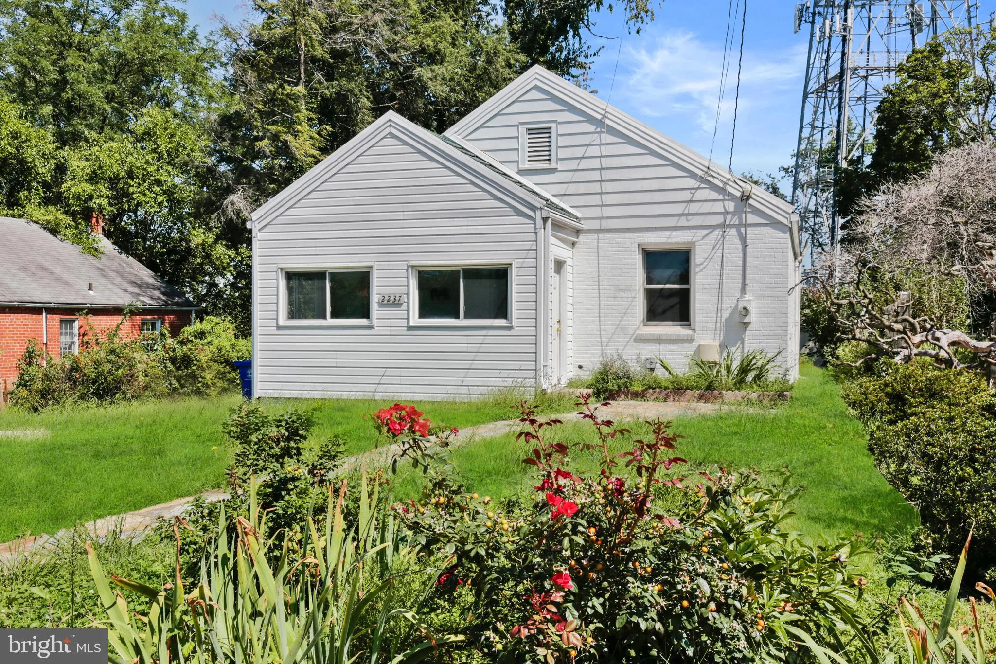 2237 N Harrison Street, Arlington, VA 22205