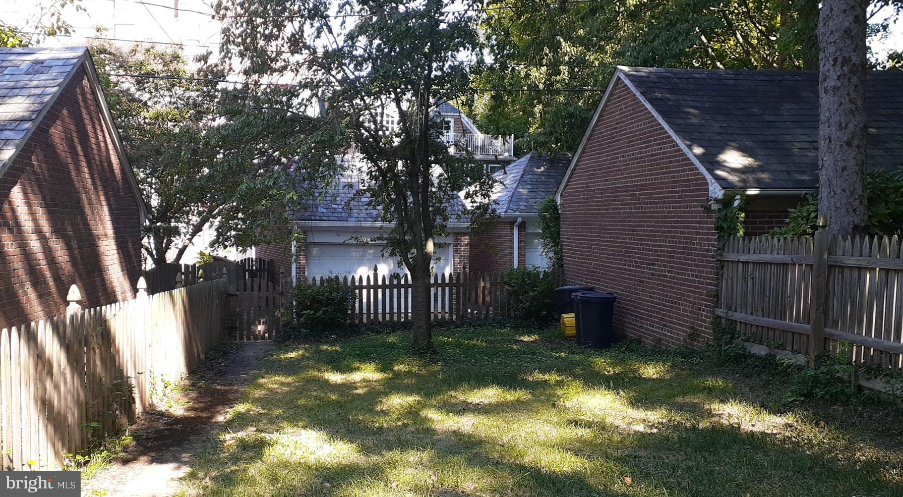 OAKENSHAWE HISTORIC DISTRICT - Residential