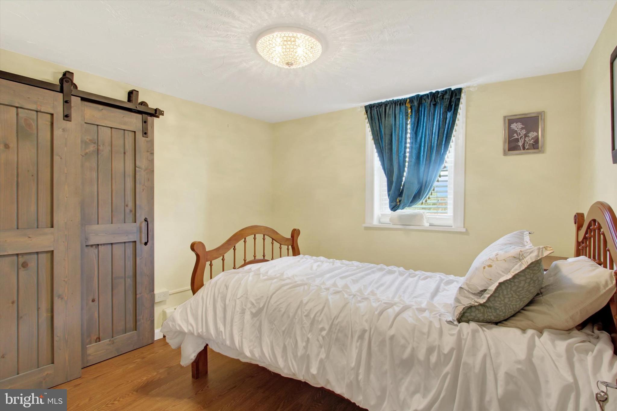 NEW CHESTER - Residential