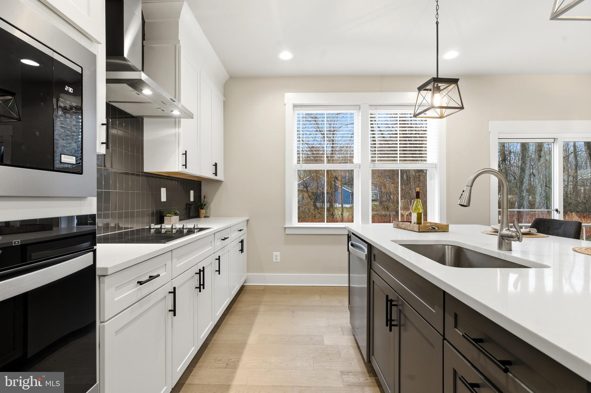 WATERS EDGE - Residential