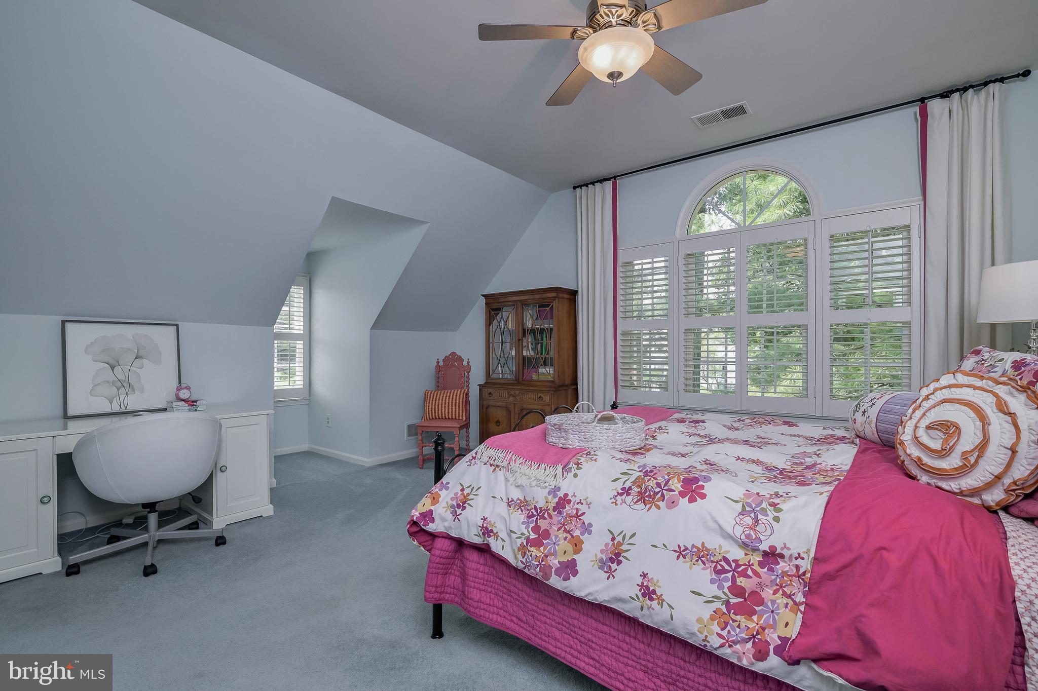 POTOMAC CHASE - Residential