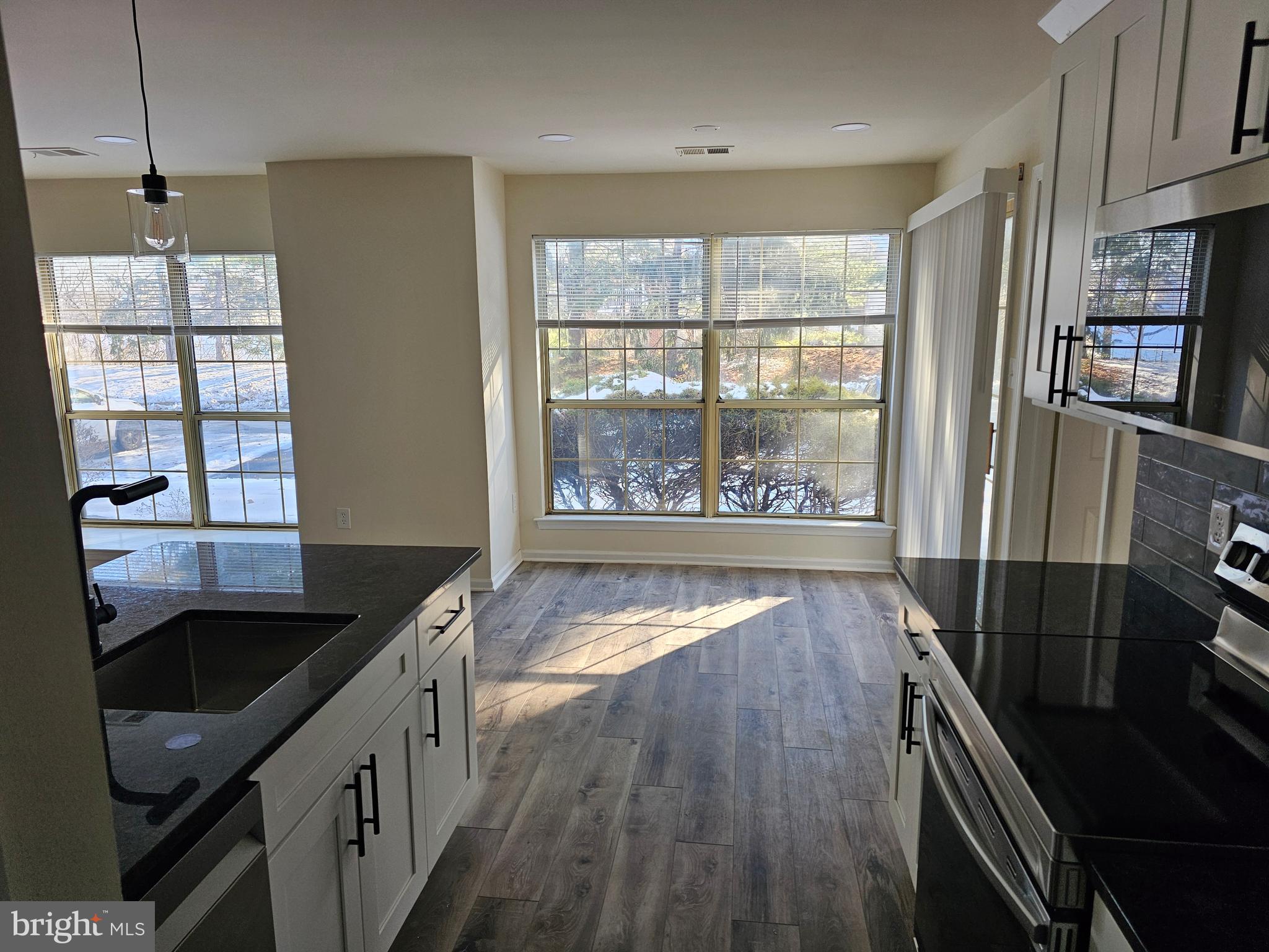 MONTGOMERY BROOK - Residential