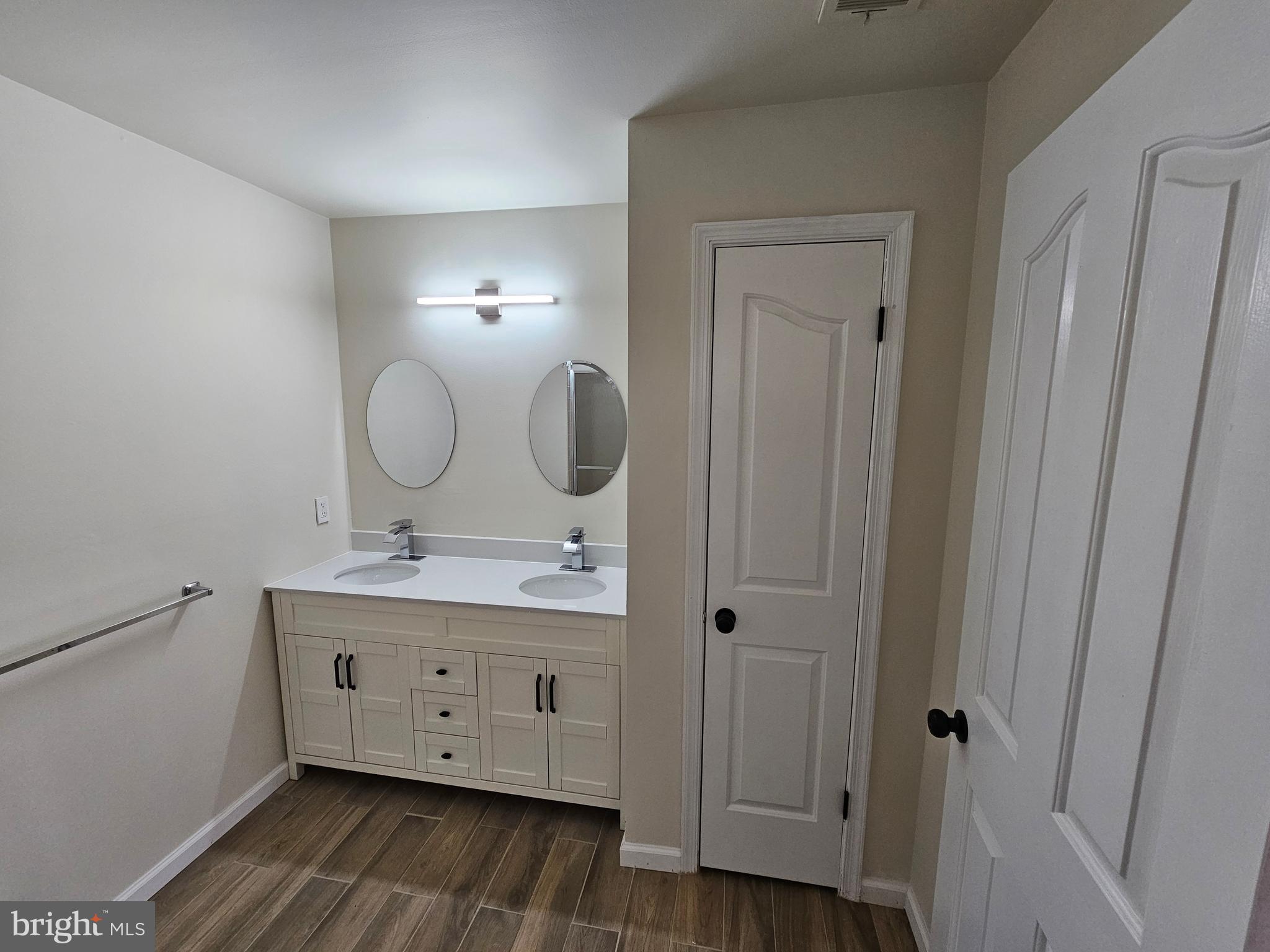 MONTGOMERY BROOK - Residential