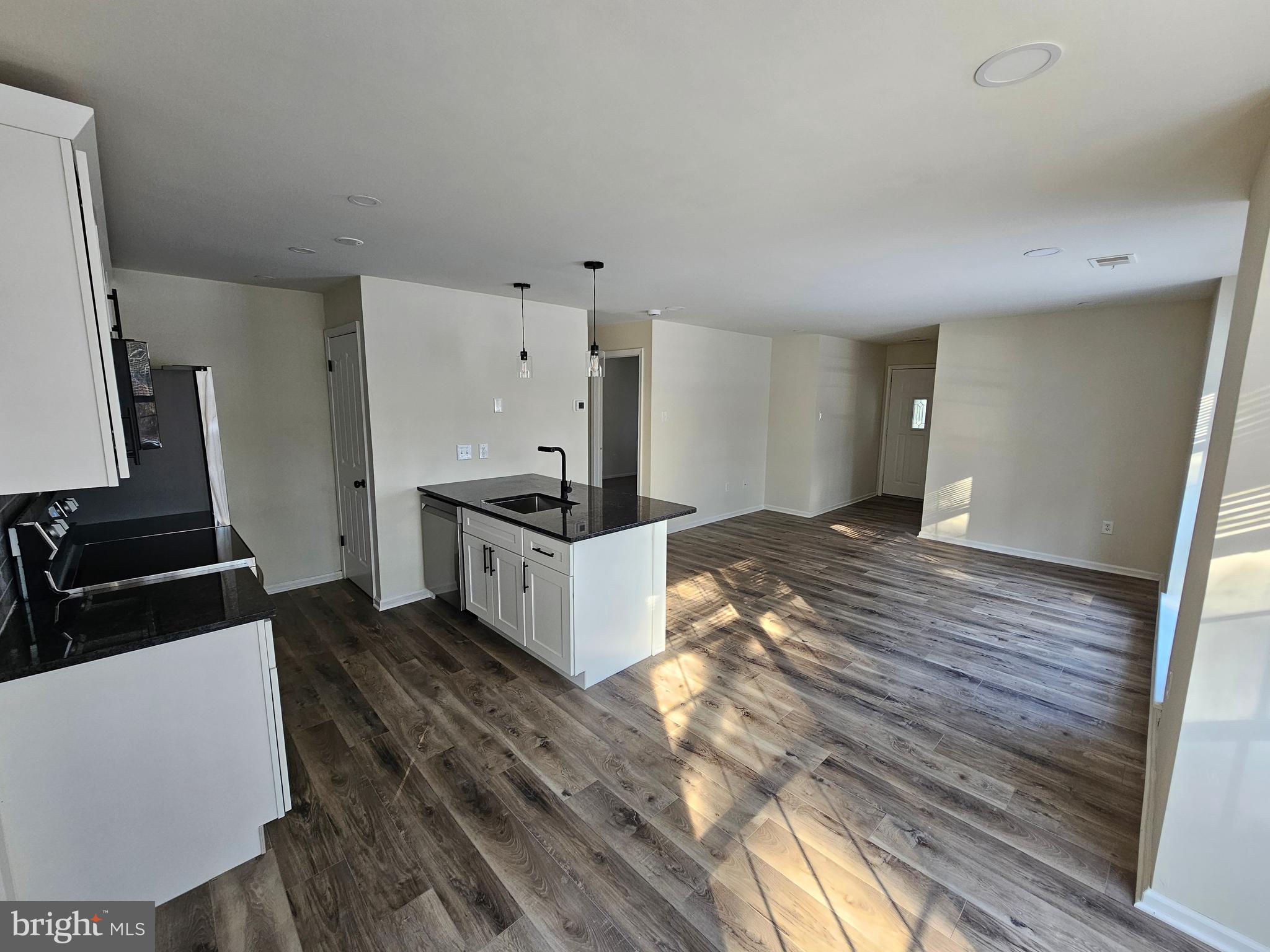 MONTGOMERY BROOK - Residential