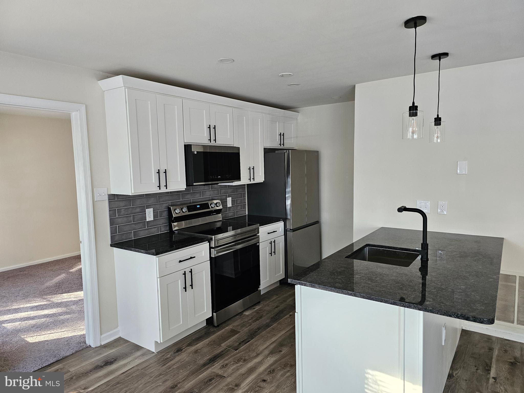 MONTGOMERY BROOK - Residential