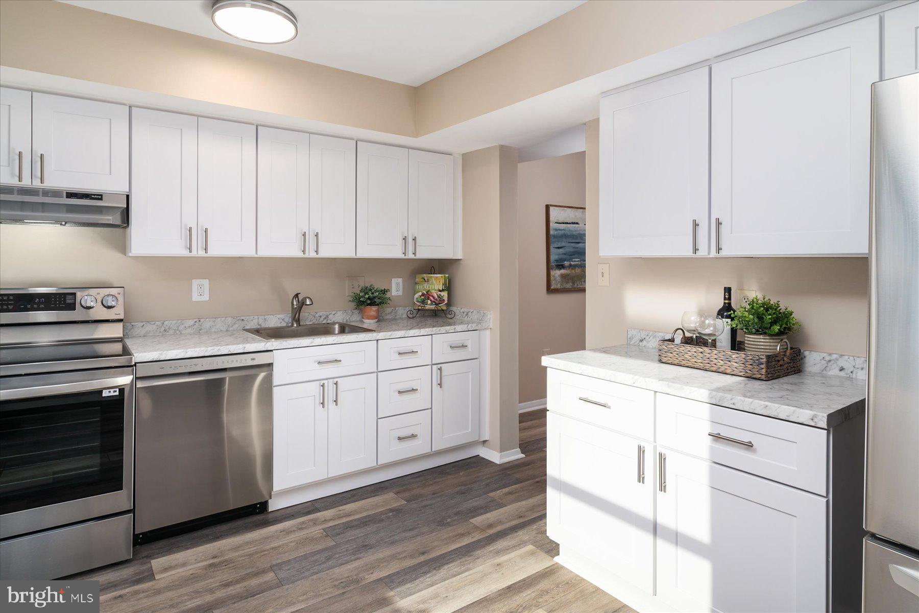 KIMBERLY WOODS VILLAGE - Residential