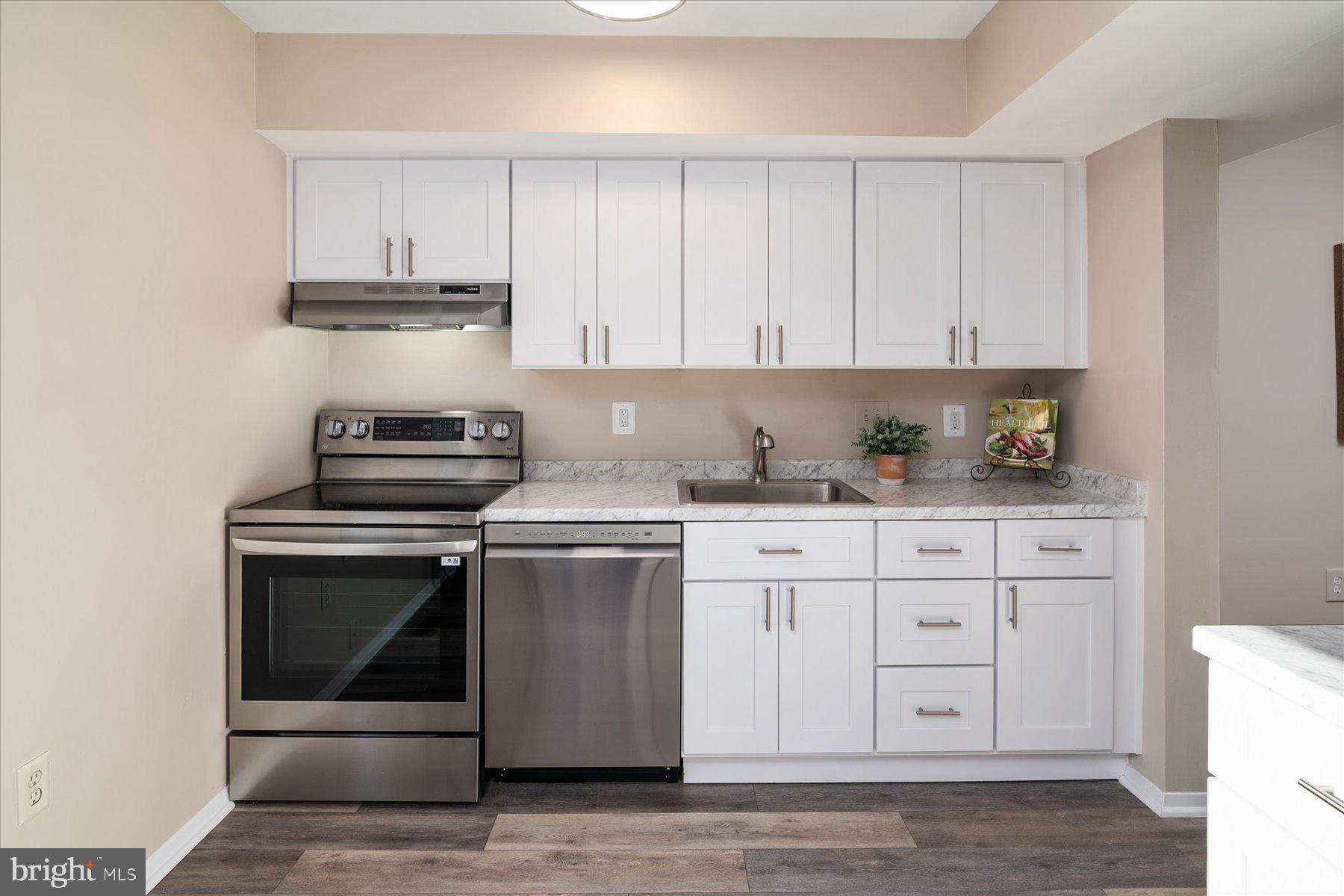 KIMBERLY WOODS VILLAGE - Residential