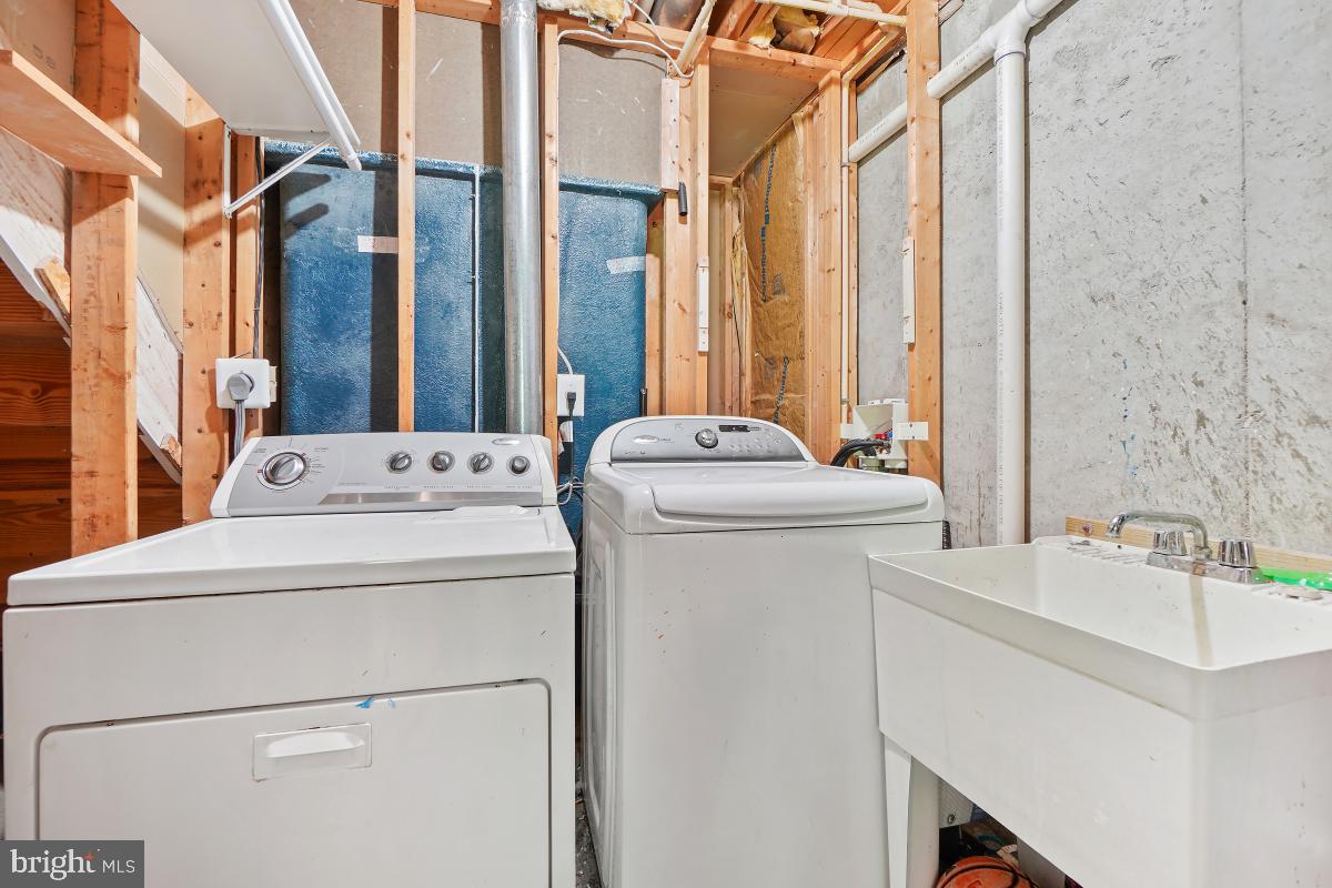 FARMINGTON VILLAGE - Residential