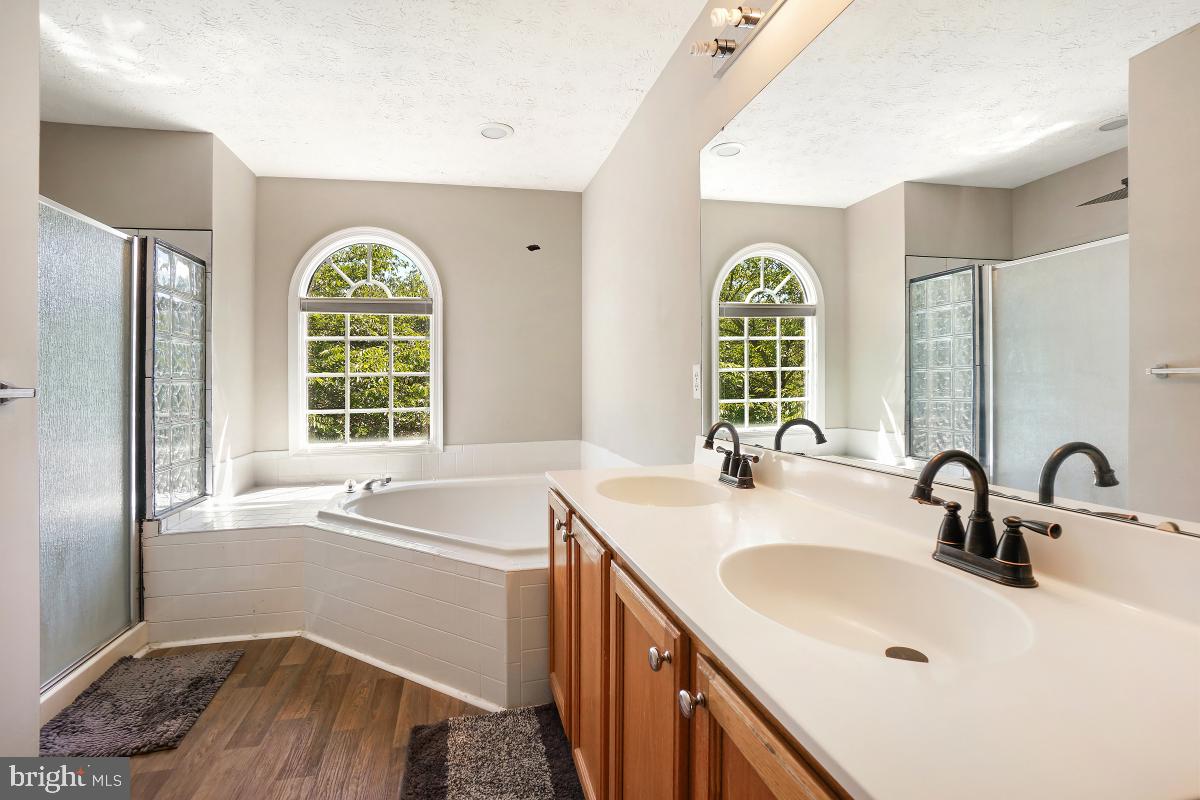 FARMINGTON VILLAGE - Residential