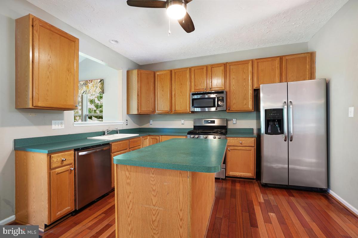 FARMINGTON VILLAGE - Residential