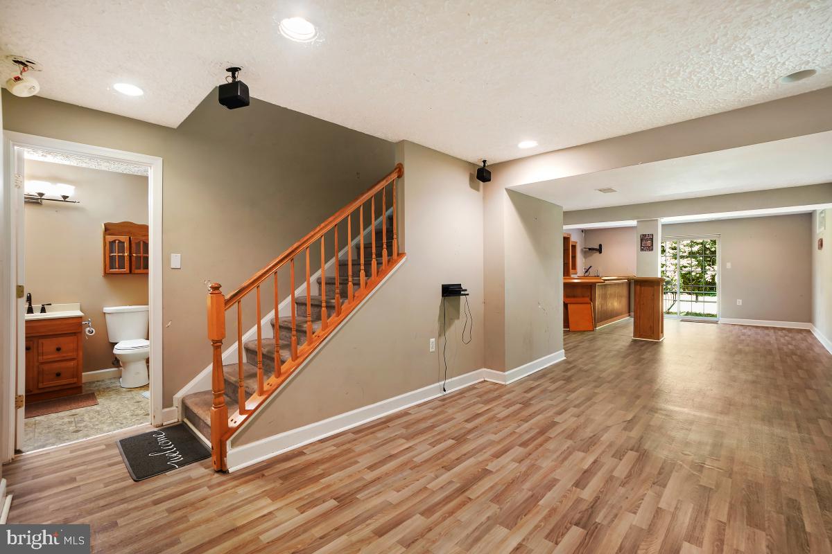 FARMINGTON VILLAGE - Residential