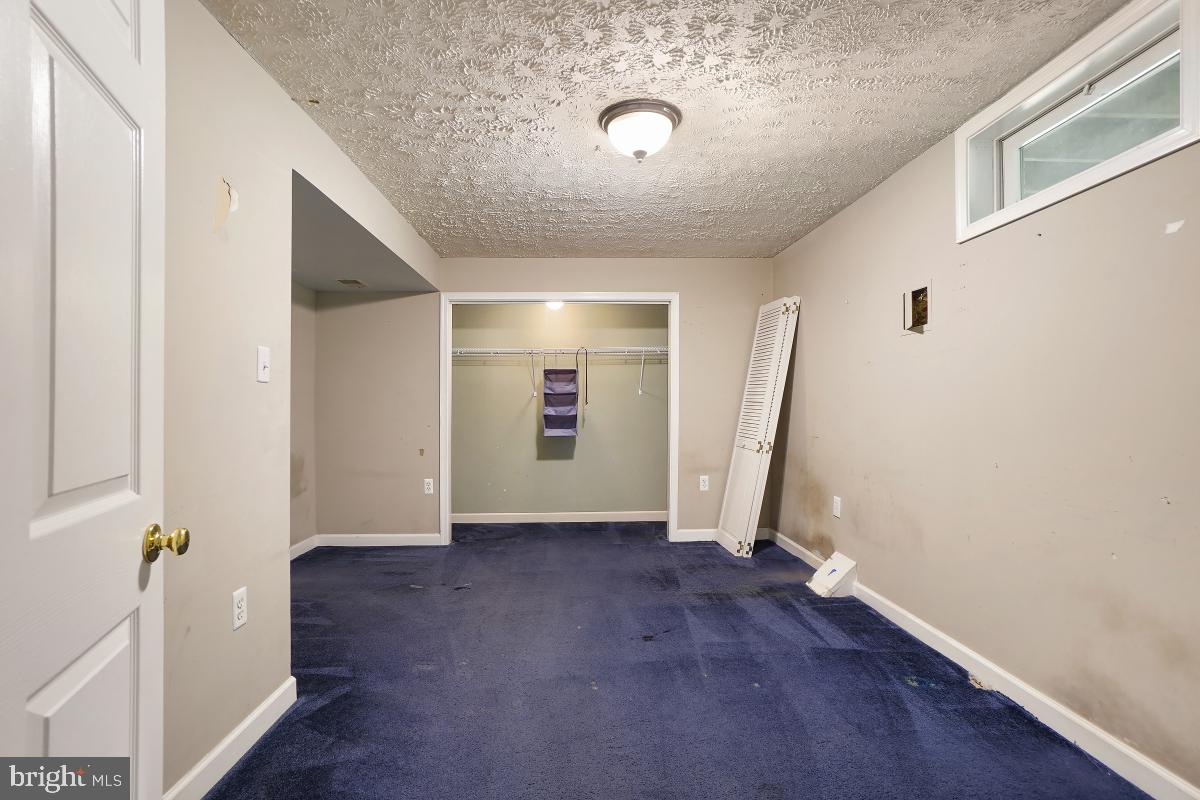 FARMINGTON VILLAGE - Residential