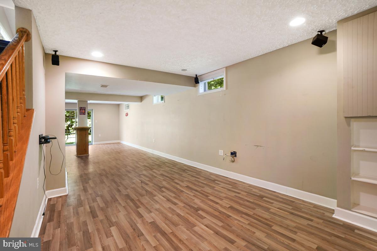 FARMINGTON VILLAGE - Residential