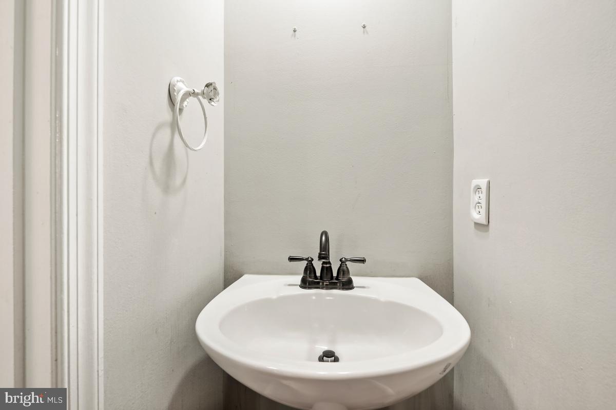 FARMINGTON VILLAGE - Residential