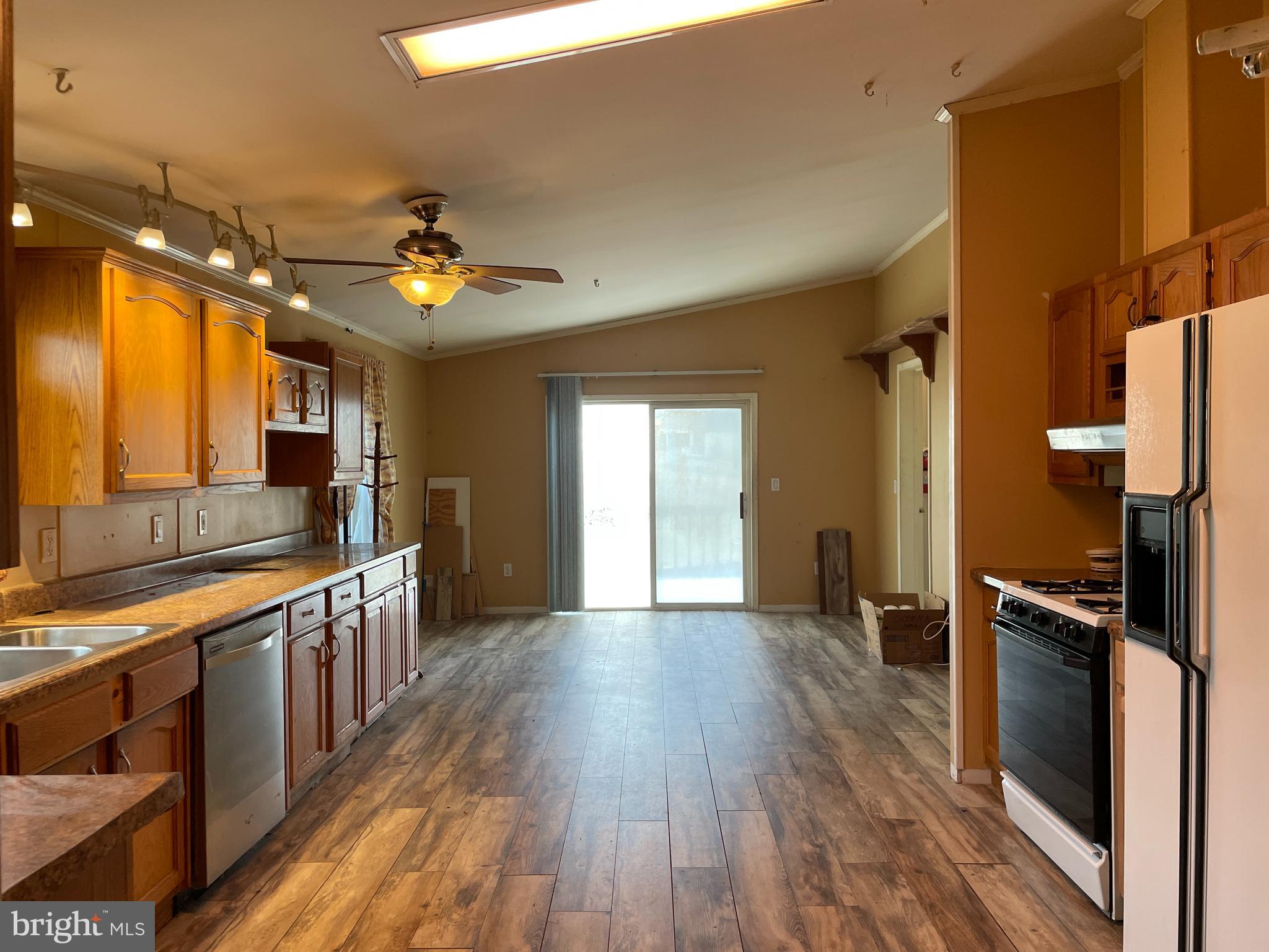 COUNTRYSIDE VILLAGE - Residential