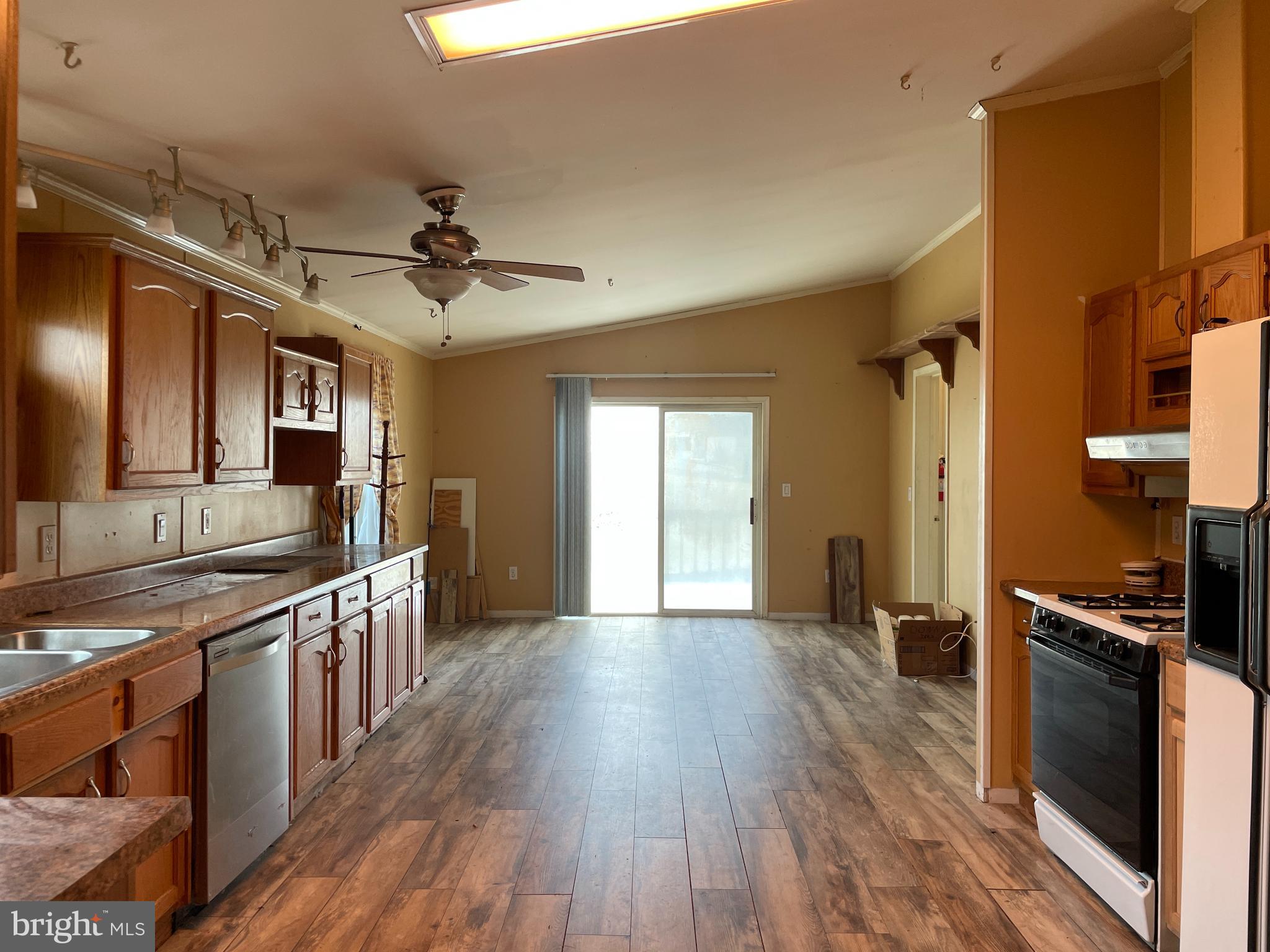 COUNTRYSIDE VILLAGE - Residential