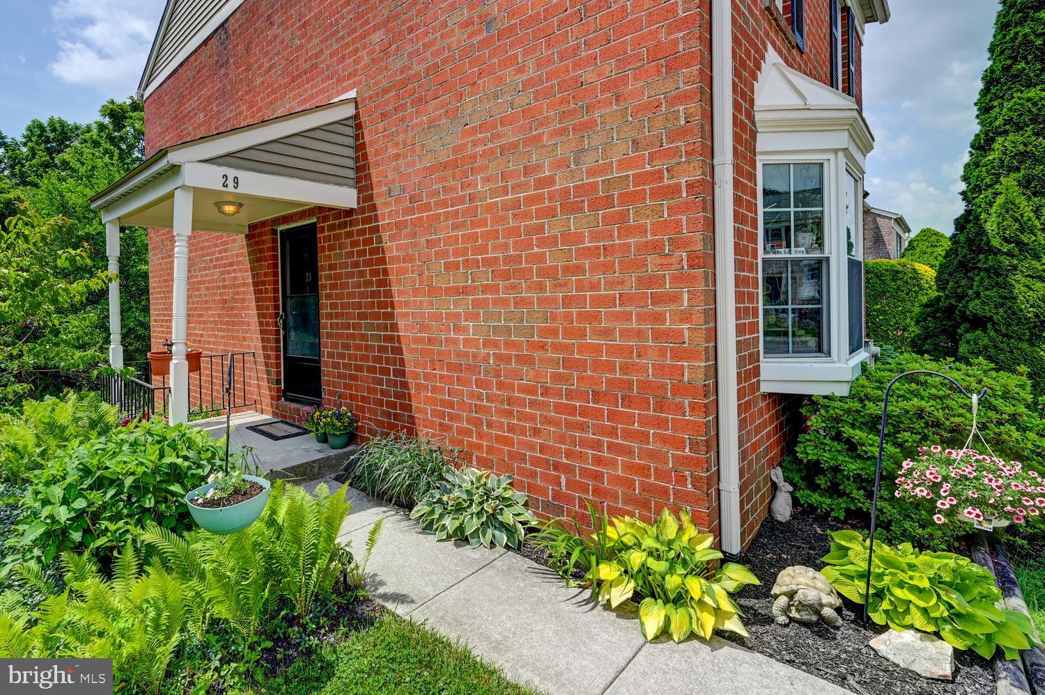 29 SILVERTON COURT