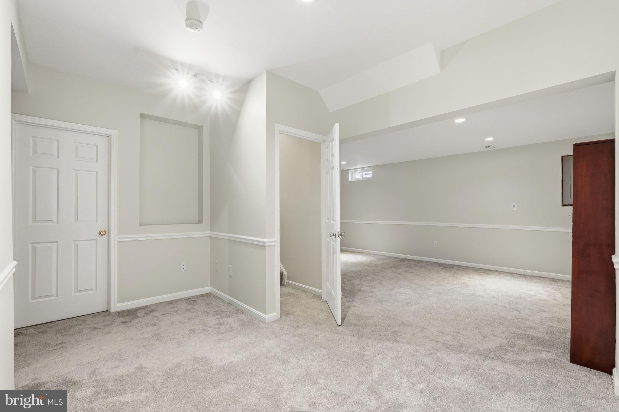 CLIFTON TOWNES - Residential Lease