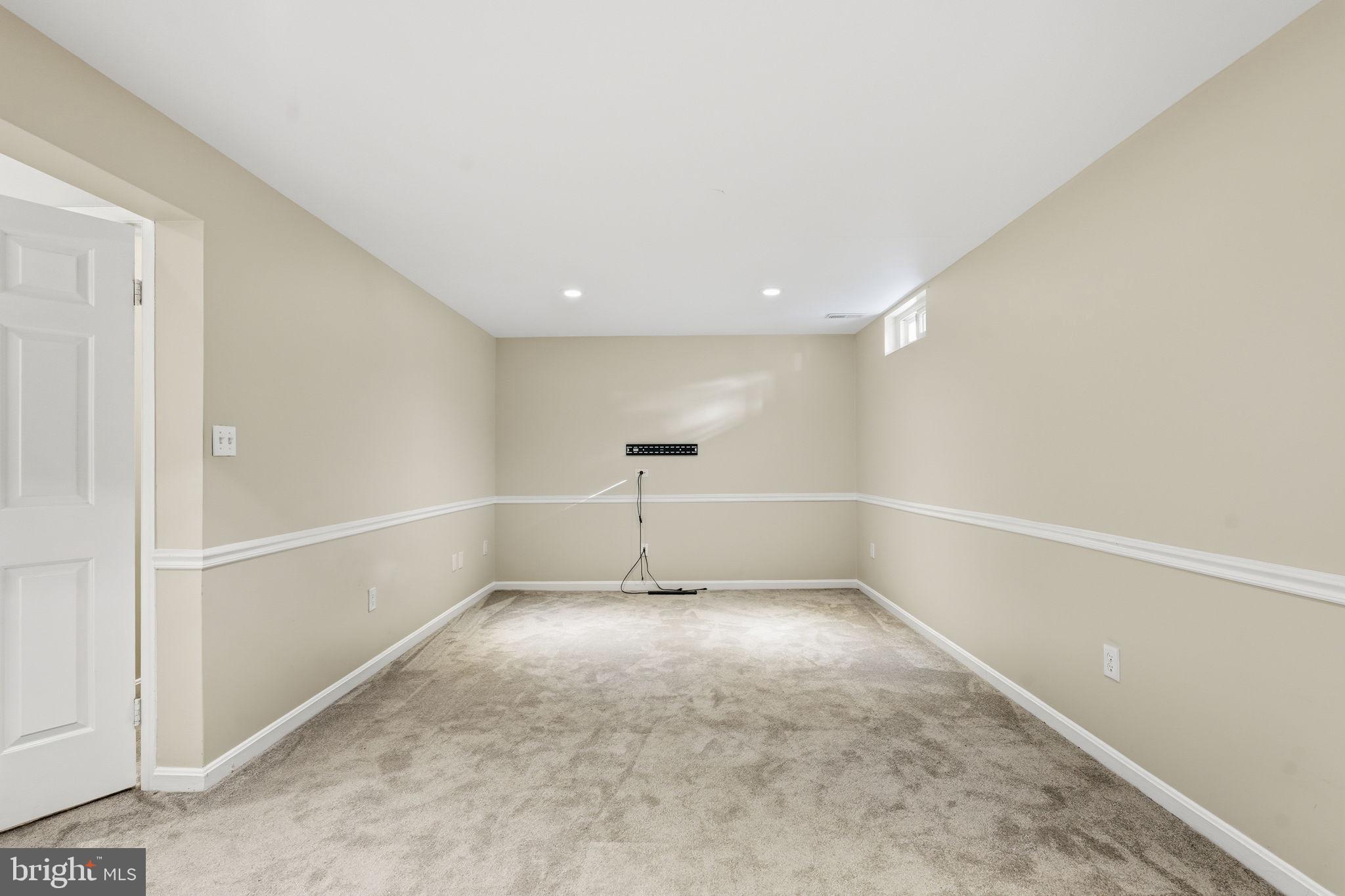 CLIFTON TOWNES - Residential Lease