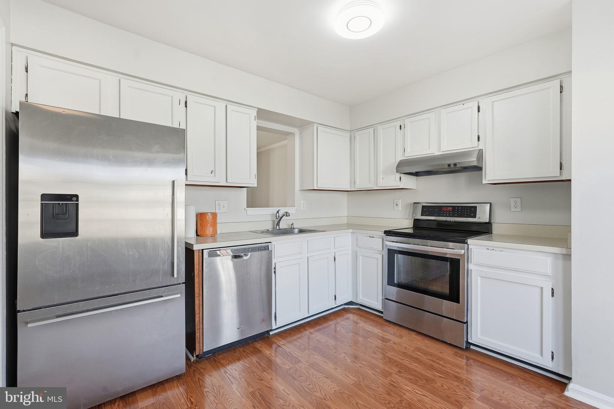 CLIFTON TOWNES - Residential Lease