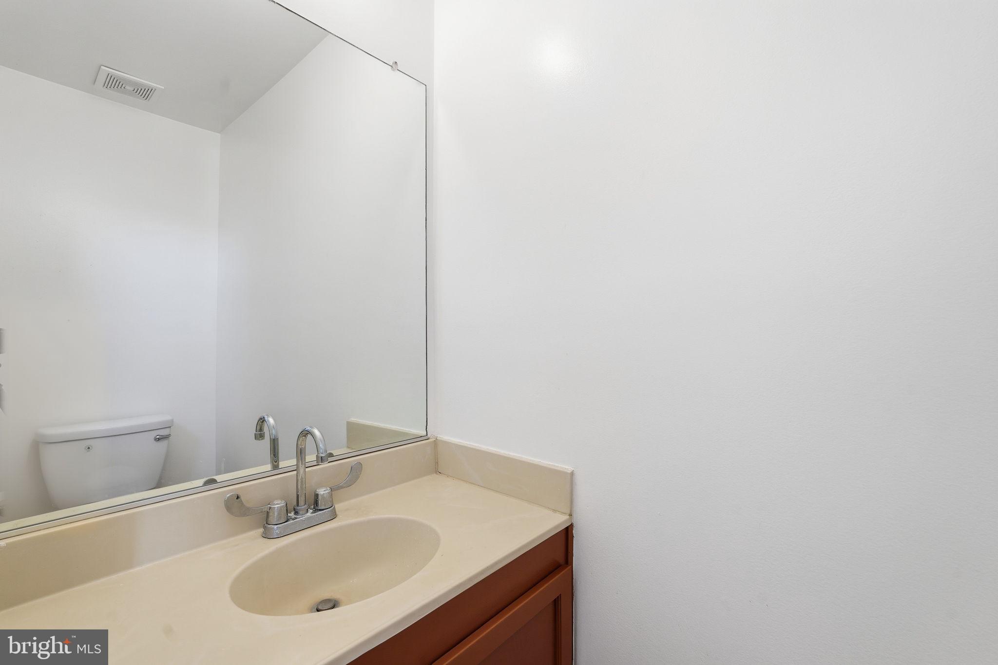 CLIFTON TOWNES - Residential Lease