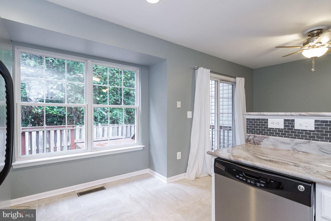 LAKECREST - Residential