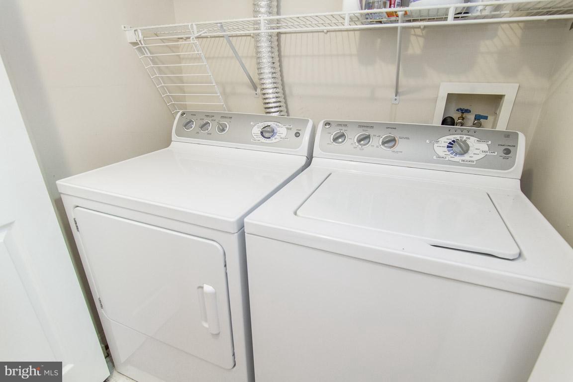 LAKECREST - Residential